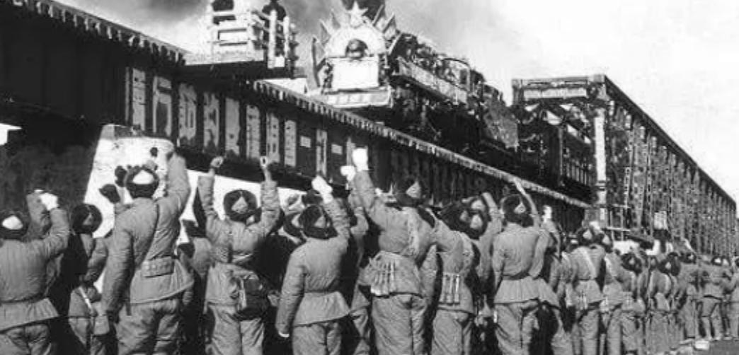 1958年，留在朝鲜境内帮助建设的10万大军突然神秘失踪，美国特务人员寻找了两年