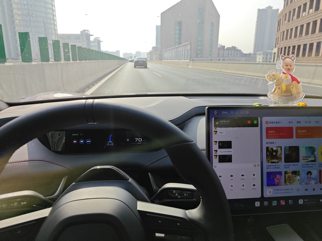 购买su7一万公里实车体验
买车满三个月怒开1万公里，期间零事故零违章说说这个车