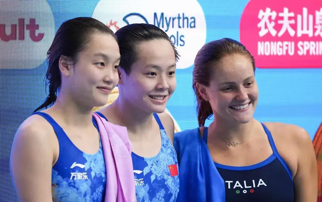 新加坡游泳世锦赛女子3米跳板决赛，陈艺文和陈佳一路领先，最终以389.70分和3