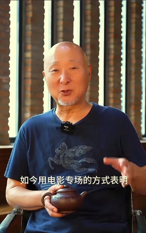 五年前疫情的时候，朱时茂和陈佩斯一人捐了十万块，表达了对武汉人民的支持和帮助。