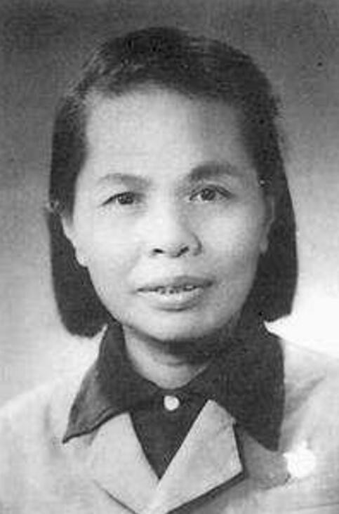 1953年8月，在周总理工作的中南海外，警卫员拦住了一位妇女，然而，从她口中竟意