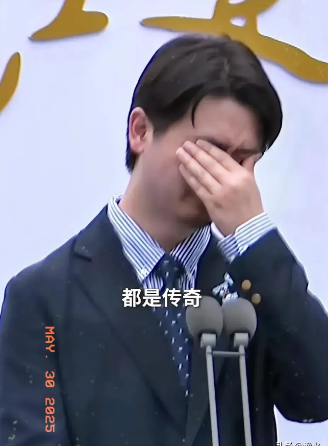 本以为刘楚昕只是个写《泥潭》的文艺青年，结果扒了一下他的履历直接给我整不会了！