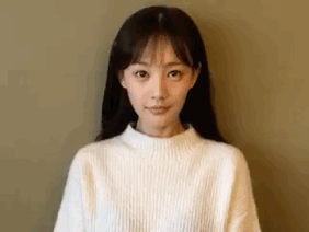 难怪李一桐资源那么好
如此体寒却部部女主剧
素人时期的李一桐挺美的

李