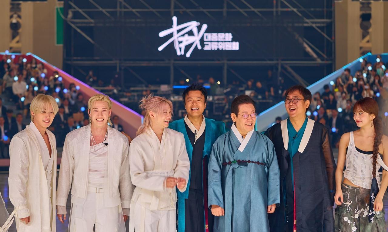 韩国总统要重振“韩流”。之前韩国凭借先发优势，在影视文化领域占据了高地，涌现出了