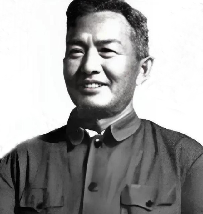 陈昌浩认识到张国焘的错误后，跟他大声争吵，坚决反对