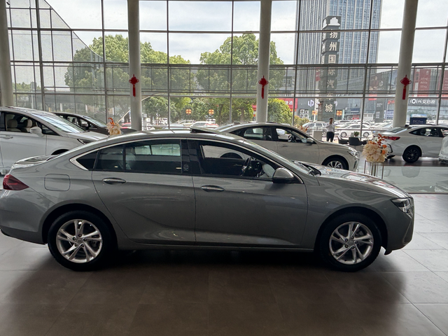 买车一年半实感分享
【小白买车过程】
毕业之后一直在南京这边工作，开始一直想工作