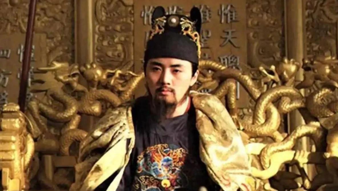 皇太极嘲笑崇祯为城中痴儿，其实也没什么毛病…
崇祯继位的时候只有17岁，自缢的时