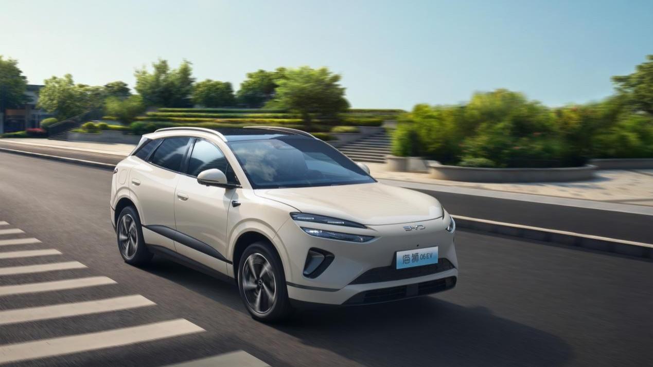 比亚迪海洋网全新中型SUV海狮06北京上市 售价13.98万到16.38万