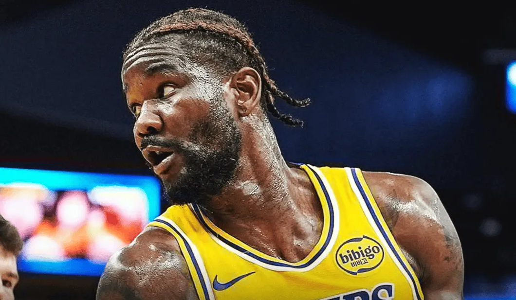NBA季前赛，湖人主场126-116战胜勇士。
赛后，湖人新援中锋德安德烈-艾顿