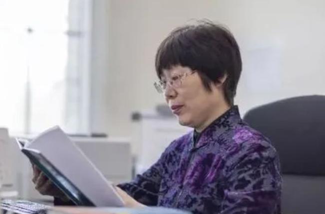 2004年，在美国加州召开的国际密码会议上，台下来自各个国家的科学家、学者都将掌