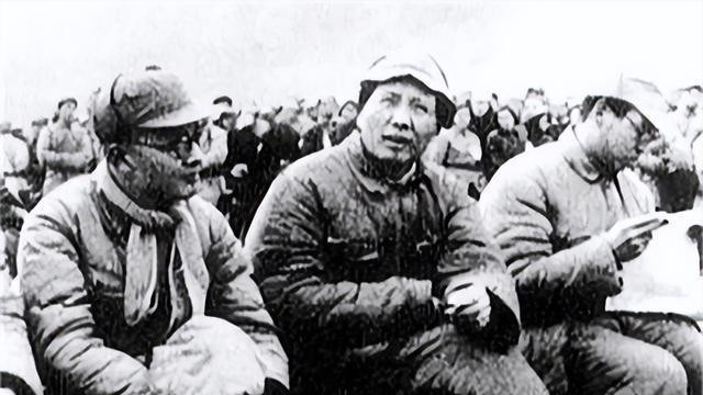 遵义会议上，他接替博古成总指挥，主席称其是明君，晚年却被撤职