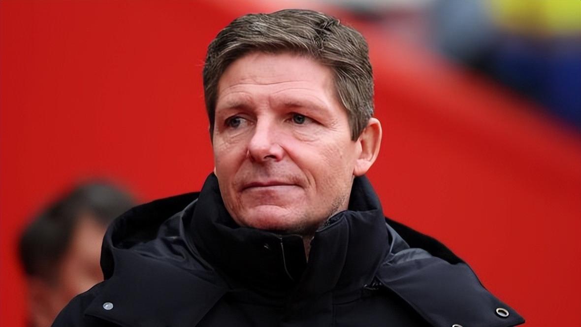 炮轰后留任至合同到期！格拉斯纳锁定夏窗离队，曼联热刺紧盯动向