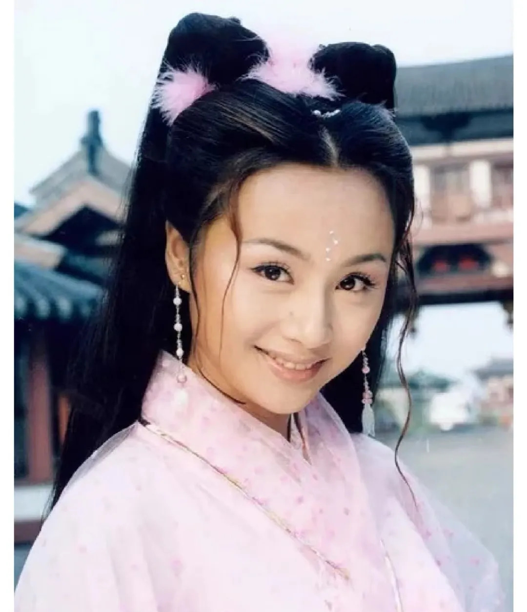 曹颖浪姐表现引争议











曹颖在浪姐里的表现，真是让人捏一把汗！