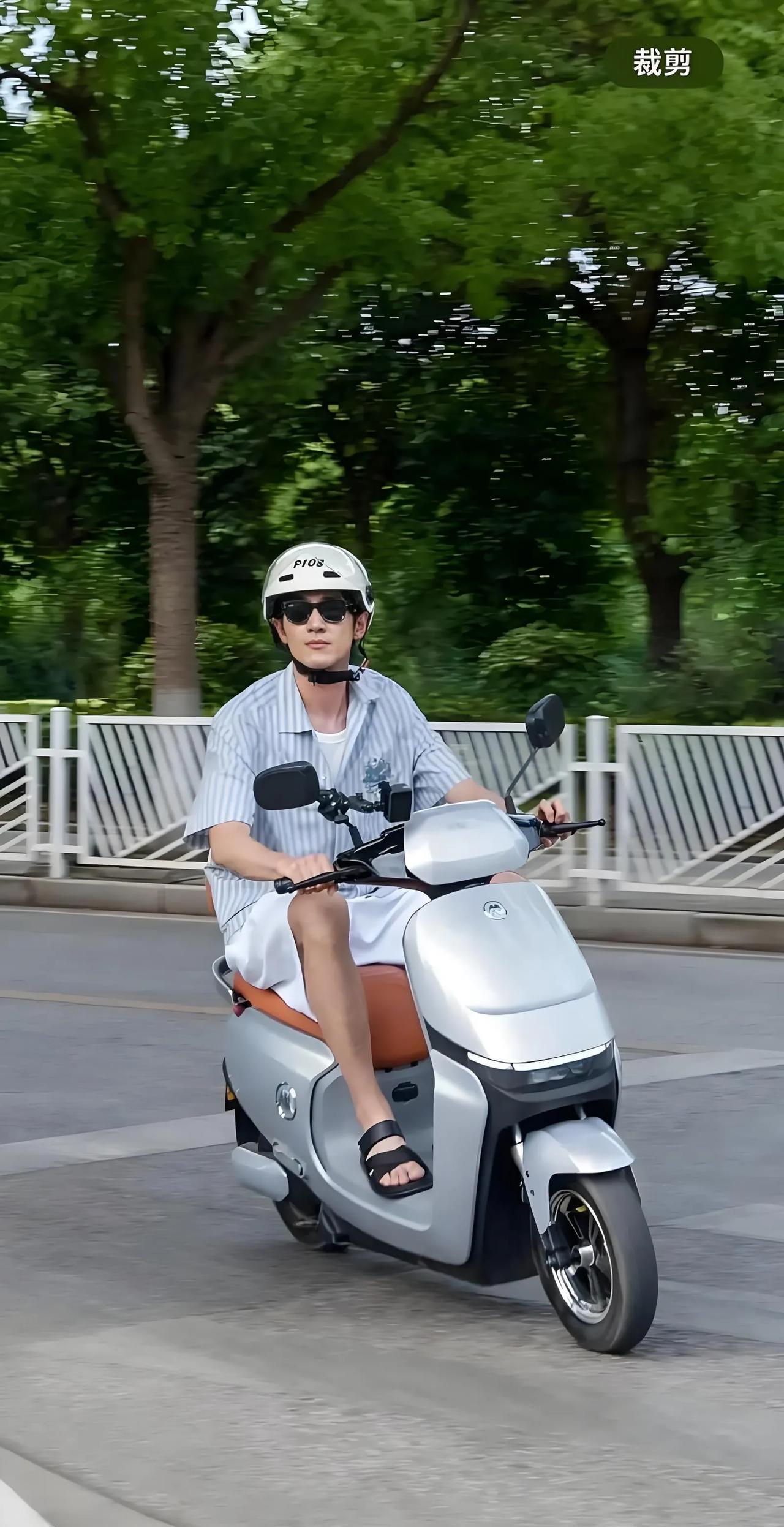 上海青浦，一男子被电瓶车撞成10级伤残，他把30000赔偿金花完后，一口咬定，妻