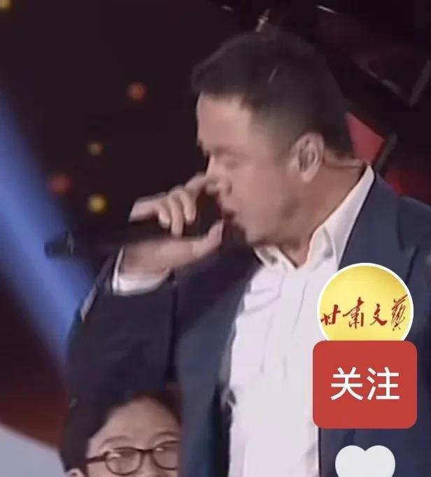 谈杨坤翻唱《十月是你的生日》
《十月是你的生日》这首歌的词作者是韩静霆，曲作者是