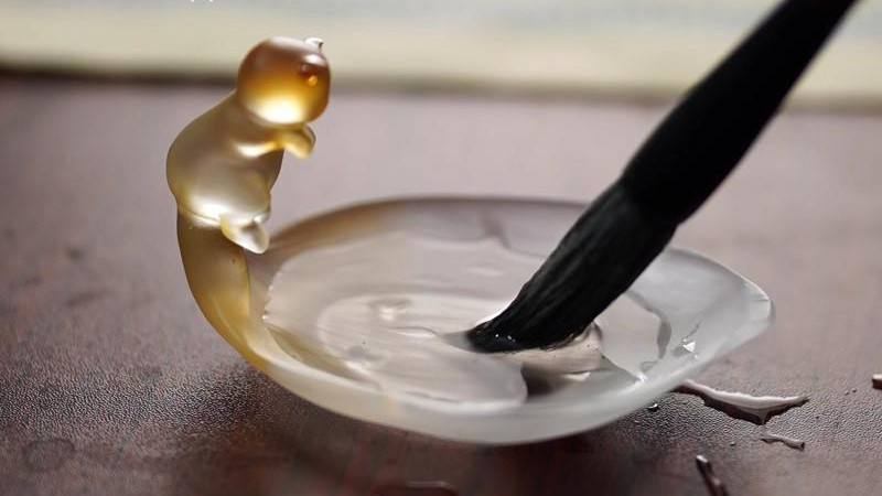 当古法琉璃邂逅故宫猫：文创界的梦幻联动