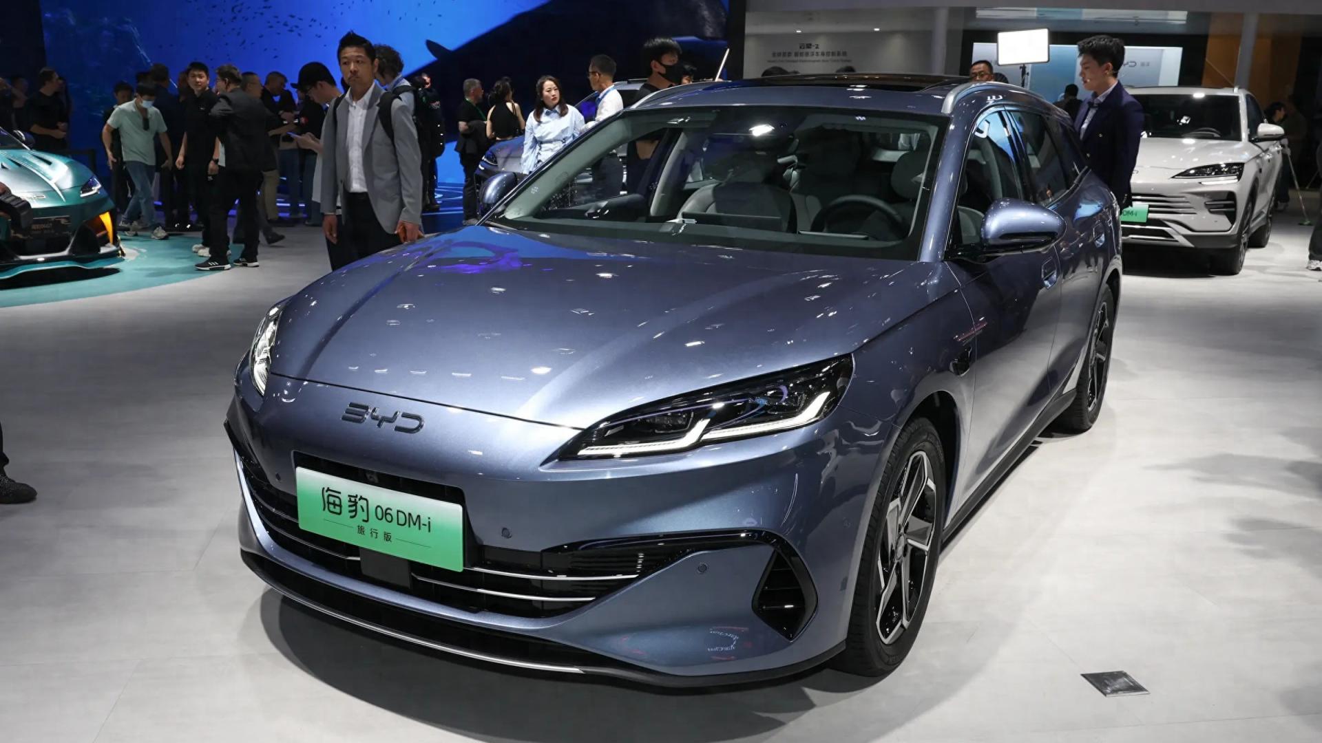 海豹06DM-i旅行版亮相，外观很帅气，备受关注，是你想要的座驾吗