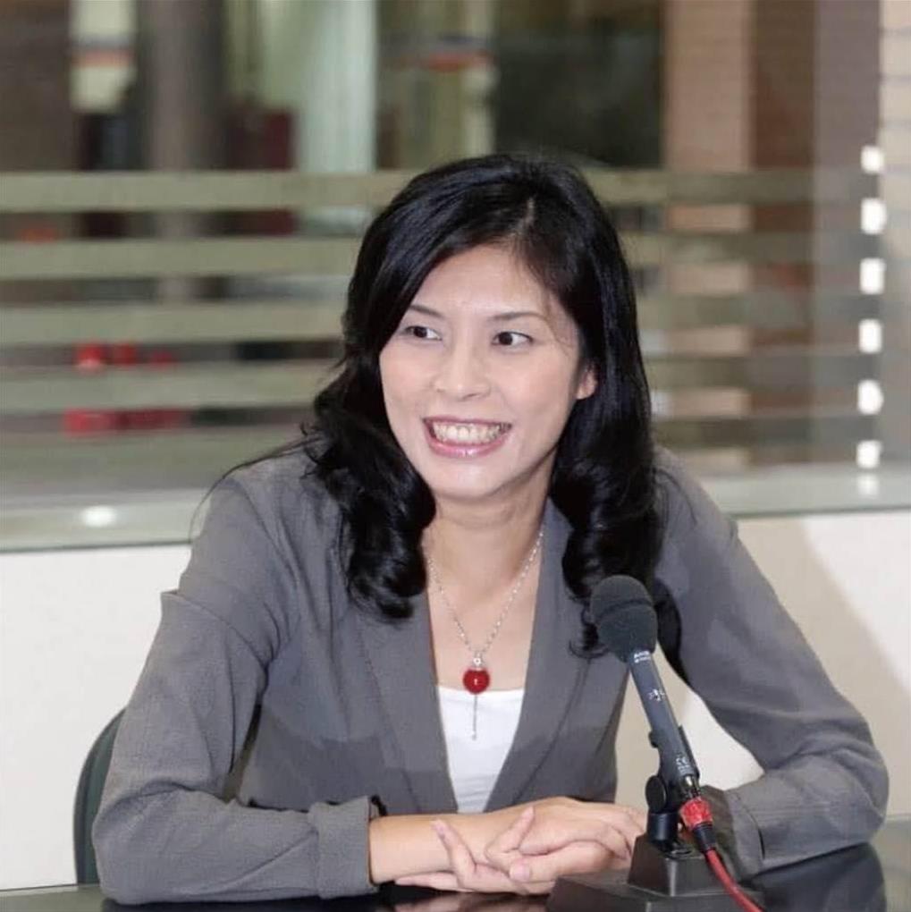 郑丽文为自己上次的失言找补了
郑丽文在上次的辩论会上提到了日本的自民党新上任总裁