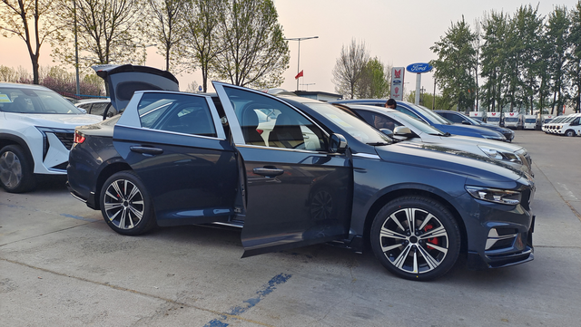 星瑞车友们！切记切记！
自动变速器：无论是热车怠速期间，还是等红绿灯或者其他原因