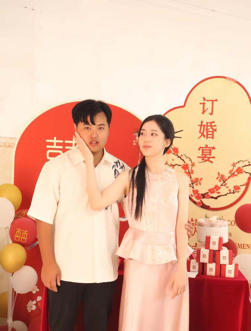 终究还是嫁给了财主。