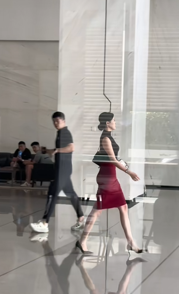 这种的我得目送她几千里