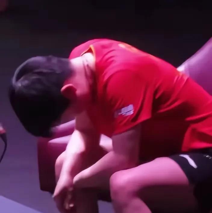 莎莎低头自责的时候，我也泪目了！她再有一颗大心脏，她也会自责！
她从来都把为国争