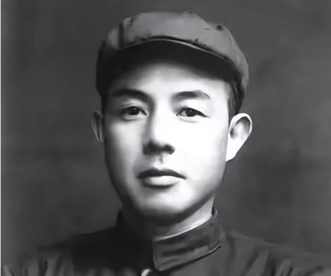 1976年，正当中央发愁派谁去稳定上海时，叶剑英、华国锋、李先念先后竟同时推荐一