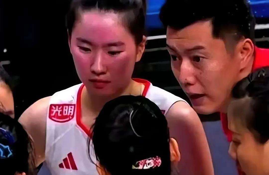 倪非凡终于可以放心了
王梦洁被赖亚文作为典型的反对饭圈的英雄之后，非常的感动
因