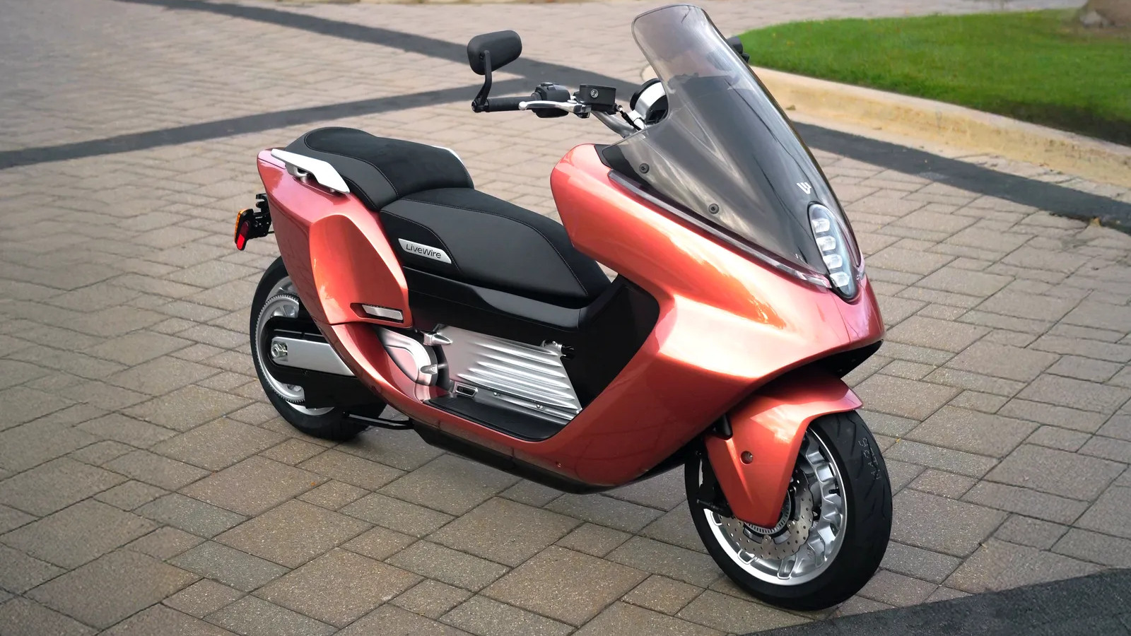 哈雷大踏板曝光，零百加速3秒！光阳负责生产；另有铃木三轮车