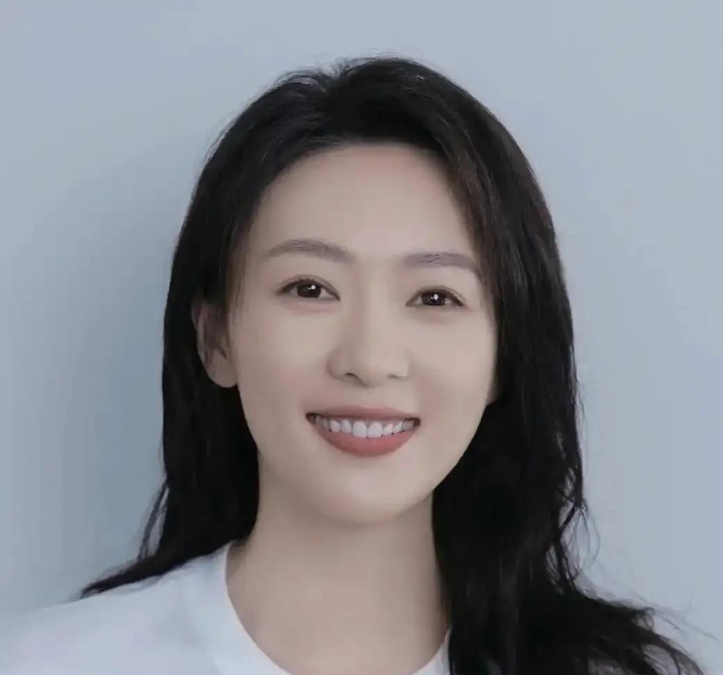 关于演员童瑶的六条相关信息：
1、童瑶，1985年出生于云南昆明，毕业于中央戏剧