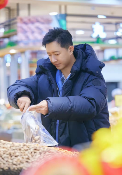 一直好奇
韩庚为什么不搞事业了
现在我才懂得 ​​​