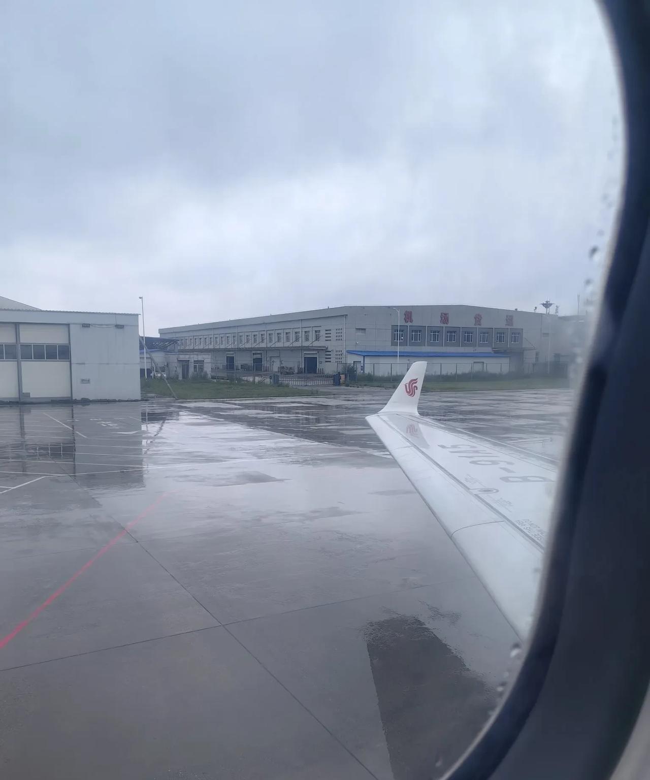 退休生活：我觉得我特别孤陋寡闻。
出去旅游，预订机票，我首先看本市有没有直飞目的