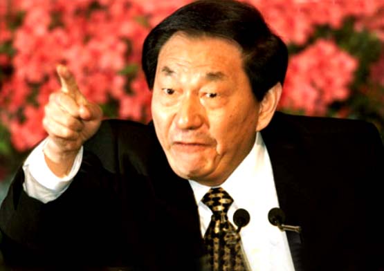 上海一家酒吧宰客，朱镕基亲自批示：罚到他下次不敢再犯