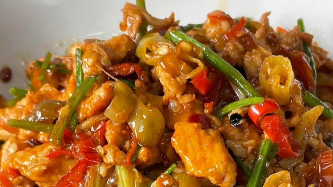 姐妹们！这道小炒鸡胸肉，让我家米饭集体下岗了！巨下饭！