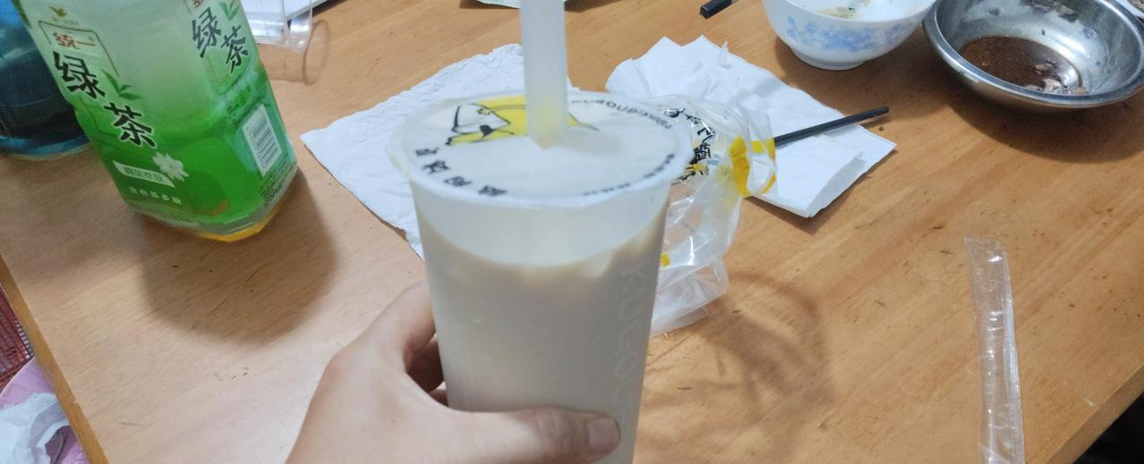 这是什么神仙日子，娃不用带，今天还那么多好吃的。老头给带的夜宵，要是花钱就是惊吓