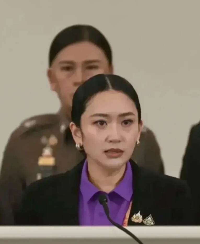 佩通坦的事
给所有人都上了生动的一课！
那就是不管什么场合，都一定要注意自己的言