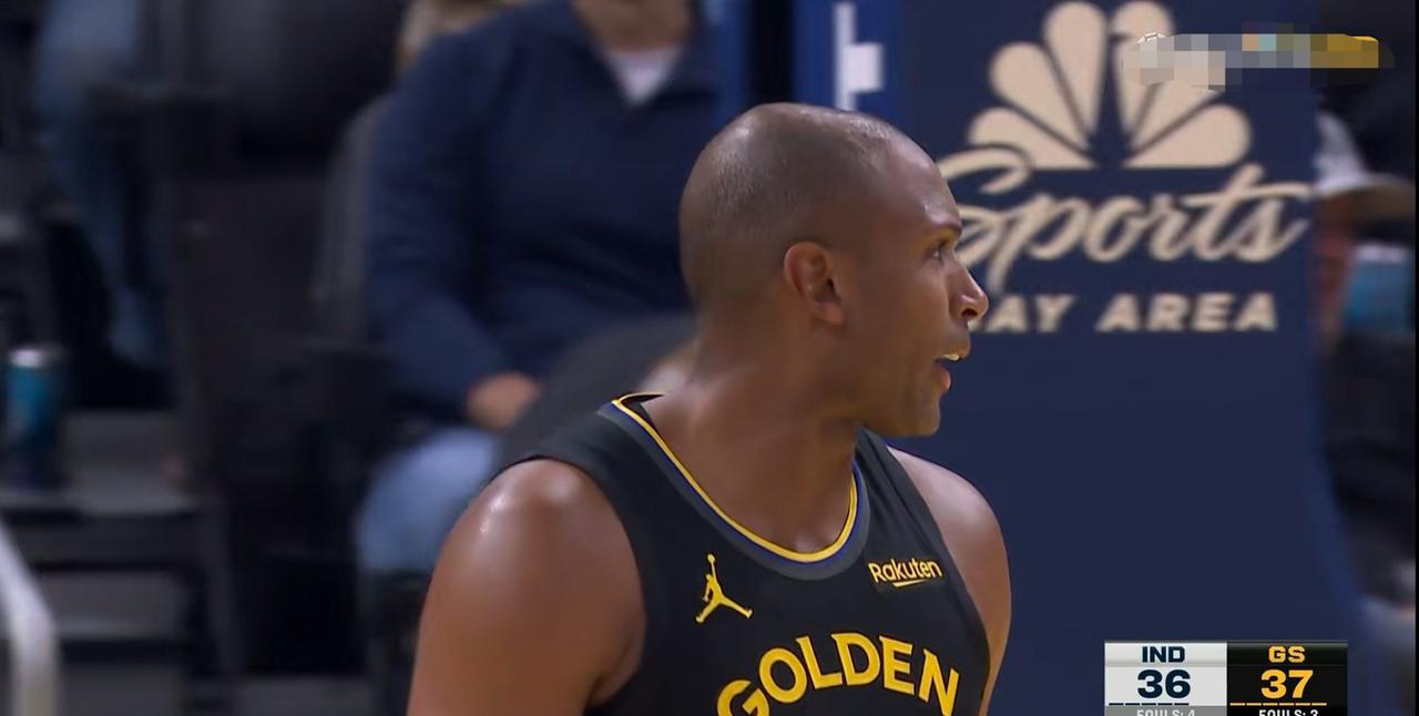 勇士老将霍福德真是太神勇了！在今天勇士主场以114：83大胜步行者的比赛中，39