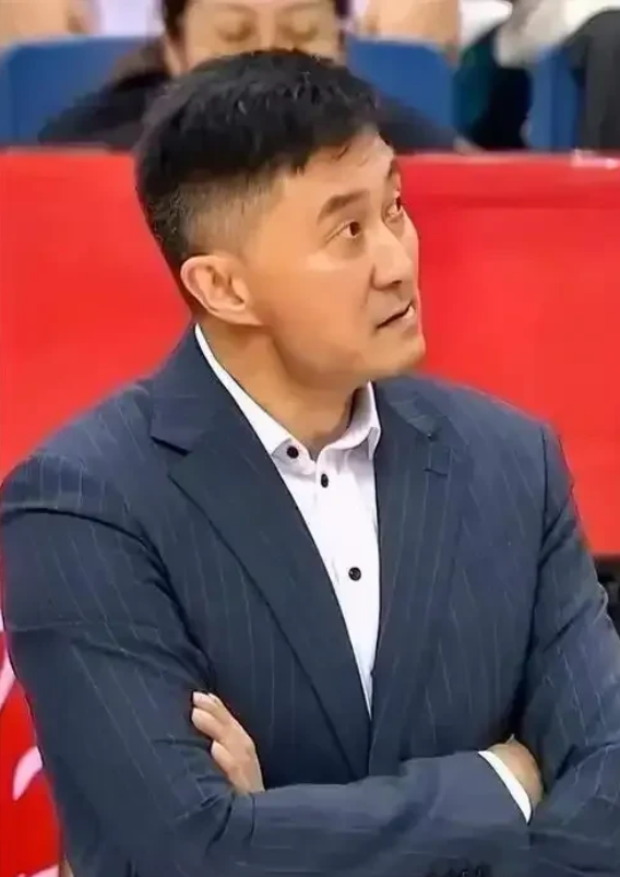 杜锋做梦都没想到，要是没输南京，广东现在都排前四了，吉伦沃特跟王少杰也有大把时间
