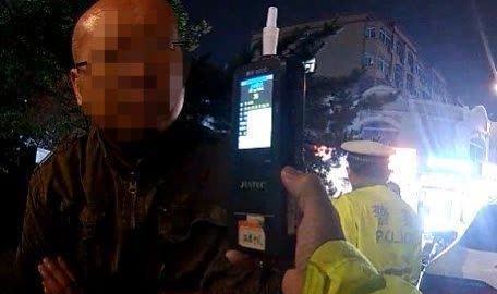 “醉”上加“罪”！5月7日晚，济南市公安局交警支队历城区大队民警在清河北路开展酒