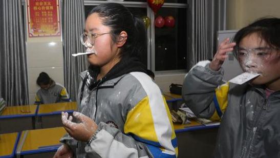 跨年夜的班集体活动，才让“同学”真正成为“同窗”