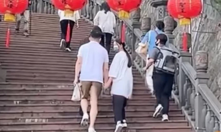 马筱梅，又被网友猜中了。

大s去世一个月，终于尘埃落定，汪小菲回归正常生活，不