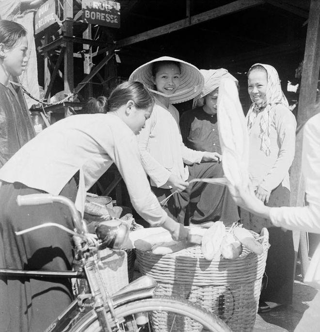 早，恰饭冇？（1953年越南西贡）