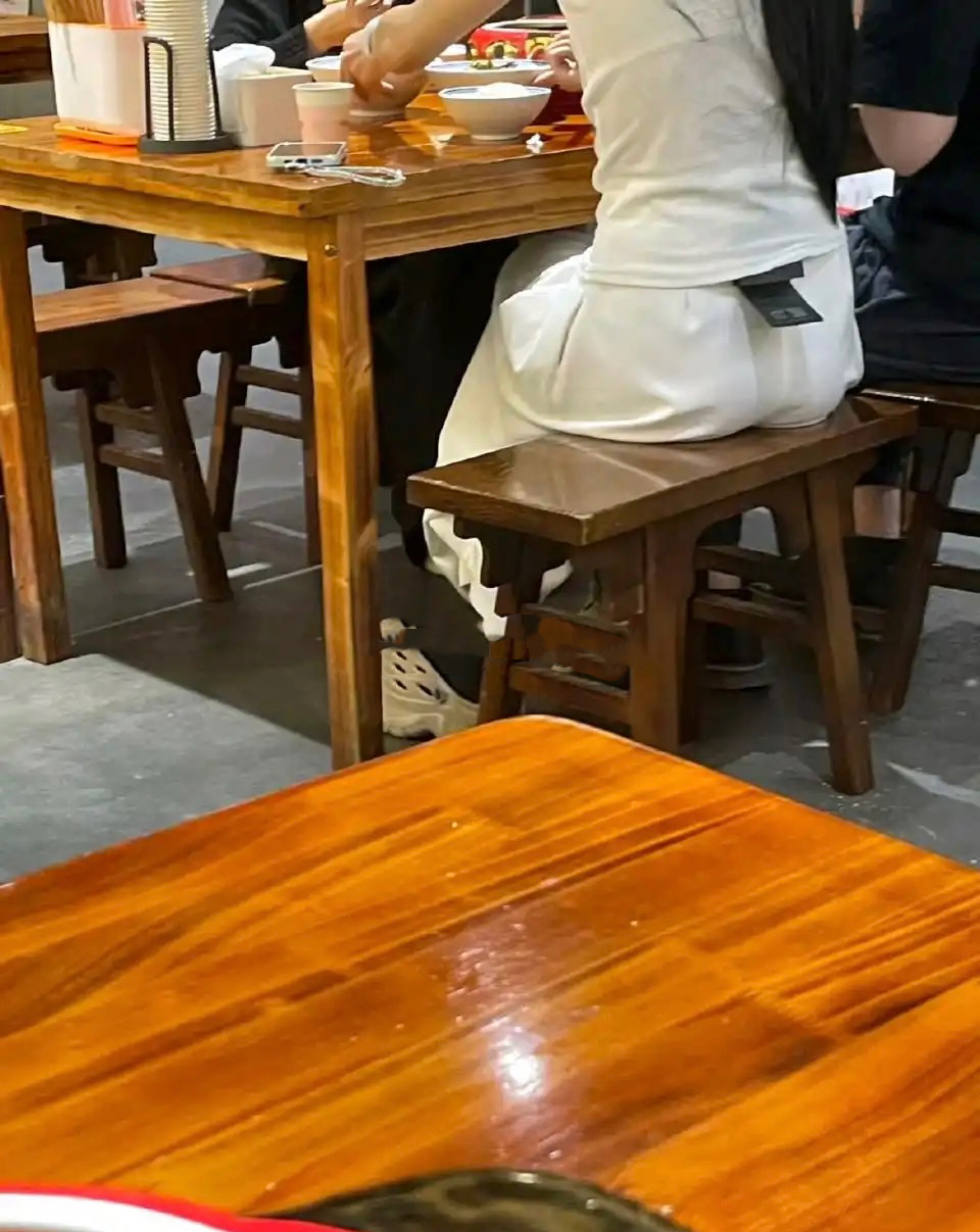 看不懂。这是故意的还是忘记了？
