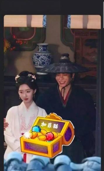 丁禹兮跟邓恩熙最新的《花开锦绣》同框合照，这是拍摄角度不对还是咋回事，总感觉两人