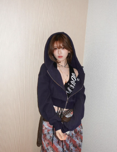 王鹤棣演唱会，赵露思后台花絮照，好漂亮，辣妹rosy