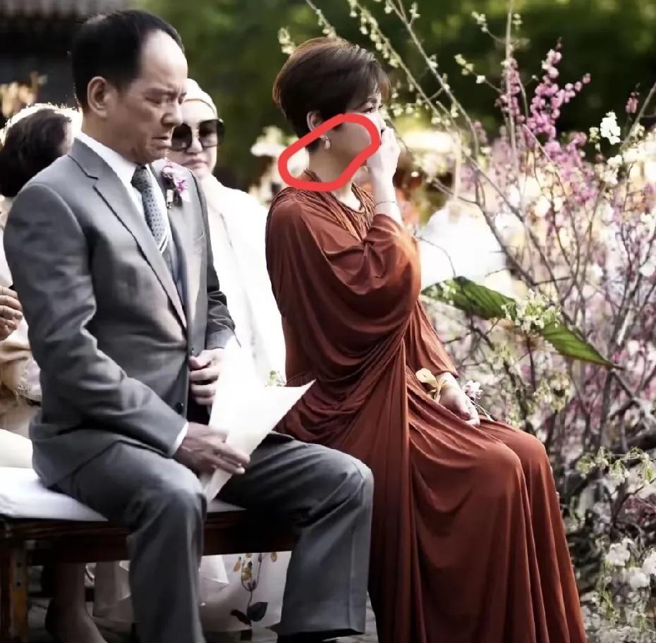 终于知道大s为什么会输给马筱梅了
不是因为她长的不如马筱梅
也不是因为她的名气不