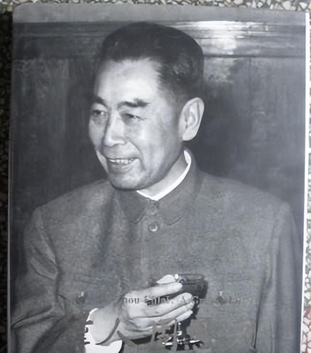 1975年年底，周总理的生命在即将走到尽头之际，多次对邓颖超提起一个名字，那份牵