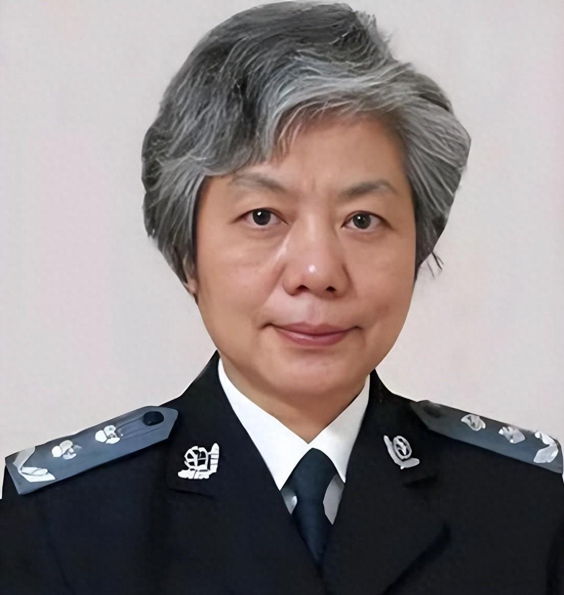 2024年，中国人民公安大学李玫瑾建议，凡是扶了老人被要求天价赔偿的，在老人拿不