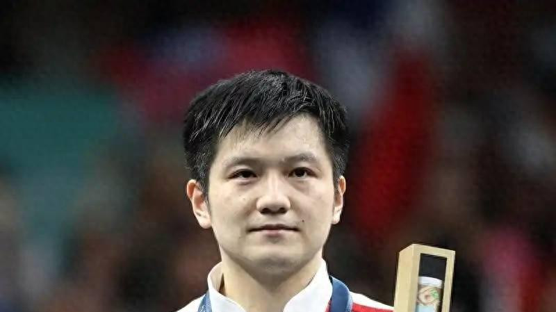 恭喜，樊振东再获新荣誉，王励勤力荐，退役悬念揭晓