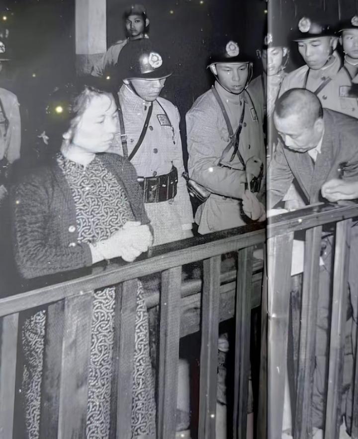 50年代，台北马场町刑场，吴石、朱枫、聂曦、陈宝仓四位革命烈士，昂首走向刑场，面